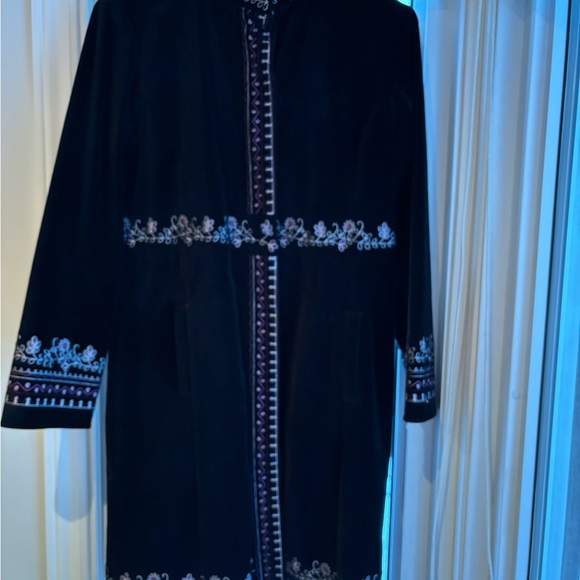 Ladies black embroidered jacket - Picture 2 of 7